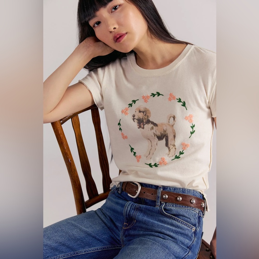 Free People We The Free Fur Friend Tee Cream Doodle Dog Graphic T-Shirt Size S - Picture 4 of 7